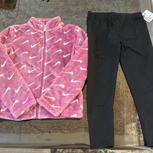 NWT Nike Girls Activewear Full Zip Plush Sweatshirt and leggings set. Size 6.